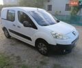 Белый Пежо Partner, объемом двигателя 1.56 л и пробегом 195 тыс. км за 3500 $, фото 1 на Automoto.ua