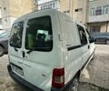 Белый Пежо Partner, объемом двигателя 1.6 л и пробегом 305 тыс. км за 3800 $, фото 6 на Automoto.ua