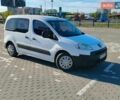 Белый Пежо Partner, объемом двигателя 1.6 л и пробегом 314 тыс. км за 5000 $, фото 1 на Automoto.ua