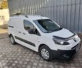 Белый Пежо Partner, объемом двигателя 1.6 л и пробегом 388 тыс. км за 4800 $, фото 1 на Automoto.ua
