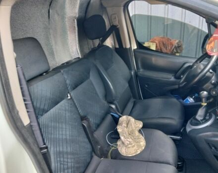 Белый Пежо Partner, объемом двигателя 1.6 л и пробегом 388 тыс. км за 4800 $, фото 4 на Automoto.ua