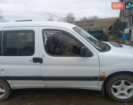 Белый Пежо Partner, объемом двигателя 1.56 л и пробегом 240 тыс. км за 4800 $, фото 5 на Automoto.ua