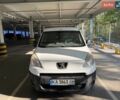 Белый Пежо Partner, объемом двигателя 1.6 л и пробегом 342 тыс. км за 3500 $, фото 1 на Automoto.ua