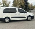 Білий Пежо Partner, об'ємом двигуна 1.6 л та пробігом 300 тис. км за 5999 $, фото 5 на Automoto.ua