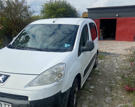 Белый Пежо Partner, объемом двигателя 1.56 л и пробегом 250 тыс. км за 5100 $, фото 1 на Automoto.ua