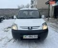 Белый Пежо Partner, объемом двигателя 1.56 л и пробегом 230 тыс. км за 3300 $, фото 1 на Automoto.ua