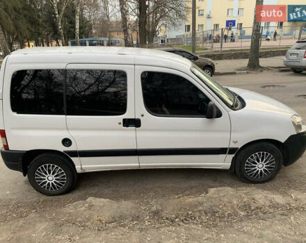 Белый Пежо Partner, объемом двигателя 1.56 л и пробегом 177 тыс. км за 4700 $, фото 1 на Automoto.ua