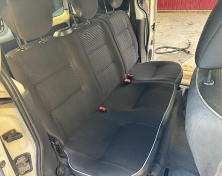 Белый Пежо Partner, объемом двигателя 1.6 л и пробегом 250 тыс. км за 4300 $, фото 6 на Automoto.ua