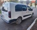 Белый Пежо Partner, объемом двигателя 1.6 л и пробегом 248 тыс. км за 5300 $, фото 7 на Automoto.ua