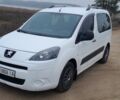 Белый Пежо Partner, объемом двигателя 1.6 л и пробегом 230 тыс. км за 5700 $, фото 1 на Automoto.ua