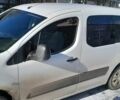 Белый Пежо Partner, объемом двигателя 1.56 л и пробегом 240 тыс. км за 5800 $, фото 4 на Automoto.ua