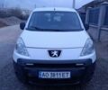 Белый Пежо Partner, объемом двигателя 1.6 л и пробегом 220 тыс. км за 5200 $, фото 1 на Automoto.ua
