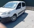 Белый Пежо Partner, объемом двигателя 1.6 л и пробегом 232 тыс. км за 4900 $, фото 1 на Automoto.ua