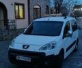 Белый Пежо Partner, объемом двигателя 1.6 л и пробегом 380 тыс. км за 6500 $, фото 1 на Automoto.ua