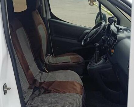 Белый Пежо Partner, объемом двигателя 1.56 л и пробегом 294 тыс. км за 4100 $, фото 20 на Automoto.ua