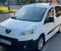 Белый Пежо Partner, объемом двигателя 1.6 л и пробегом 225 тыс. км за 6750 $, фото 1 на Automoto.ua