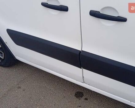 Белый Пежо Partner, объемом двигателя 1.56 л и пробегом 294 тыс. км за 4100 $, фото 13 на Automoto.ua