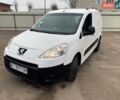 Белый Пежо Partner, объемом двигателя 1.6 л и пробегом 346 тыс. км за 4000 $, фото 1 на Automoto.ua