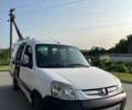 Белый Пежо Partner, объемом двигателя 1.6 л и пробегом 260 тыс. км за 2100 $, фото 1 на Automoto.ua