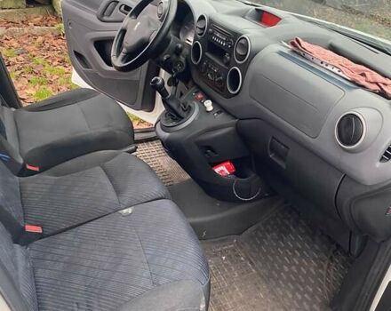 Белый Пежо Partner, объемом двигателя 1.6 л и пробегом 320 тыс. км за 5393 $, фото 2 на Automoto.ua