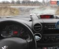 Белый Пежо Partner, объемом двигателя 1.56 л и пробегом 498 тыс. км за 5800 $, фото 21 на Automoto.ua