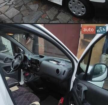 Белый Пежо Partner, объемом двигателя 1.56 л и пробегом 498 тыс. км за 5800 $, фото 38 на Automoto.ua