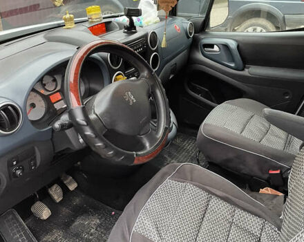 Білий Пежо Partner, об'ємом двигуна 1.56 л та пробігом 234 тис. км за 7000 $, фото 6 на Automoto.ua