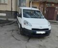 Белый Пежо Partner, объемом двигателя 1.6 л и пробегом 180 тыс. км за 4184 $, фото 1 на Automoto.ua