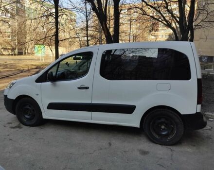 Белый Пежо Partner, объемом двигателя 1.6 л и пробегом 180 тыс. км за 4184 $, фото 1 на Automoto.ua