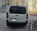 Белый Пежо Partner, объемом двигателя 1.6 л и пробегом 180 тыс. км за 4184 $, фото 2 на Automoto.ua