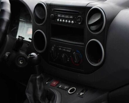 Білий Пежо Partner, об'ємом двигуна 1.6 л та пробігом 180 тис. км за 5350 $, фото 11 на Automoto.ua