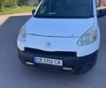 Белый Пежо Partner, объемом двигателя 1.6 л и пробегом 370 тыс. км за 4300 $, фото 1 на Automoto.ua
