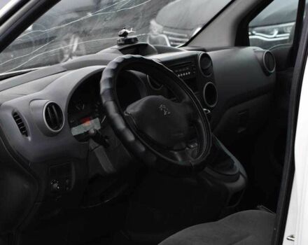 Білий Пежо Partner, об'ємом двигуна 1.6 л та пробігом 180 тис. км за 5350 $, фото 6 на Automoto.ua