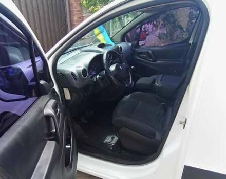 Белый Пежо Partner, объемом двигателя 1.56 л и пробегом 244 тыс. км за 5800 $, фото 12 на Automoto.ua