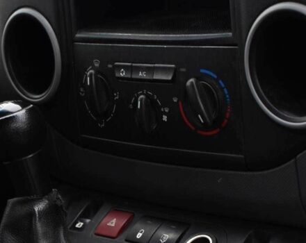 Білий Пежо Partner, об'ємом двигуна 1.6 л та пробігом 180 тис. км за 5350 $, фото 14 на Automoto.ua