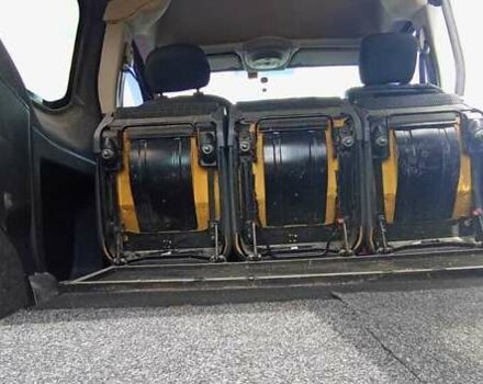 Белый Пежо Partner, объемом двигателя 1.56 л и пробегом 244 тыс. км за 5800 $, фото 7 на Automoto.ua