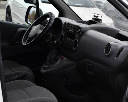 Білий Пежо Partner, об'ємом двигуна 1.6 л та пробігом 180 тис. км за 5350 $, фото 9 на Automoto.ua