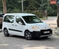 Білий Пежо Partner, об'ємом двигуна 1.6 л та пробігом 326 тис. км за 6450 $, фото 1 на Automoto.ua
