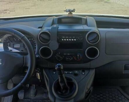 Белый Пежо Partner, объемом двигателя 1.6 л и пробегом 370 тыс. км за 5500 $, фото 15 на Automoto.ua