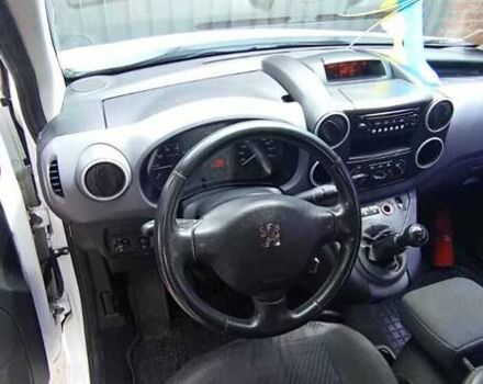 Белый Пежо Partner, объемом двигателя 1.56 л и пробегом 244 тыс. км за 5800 $, фото 11 на Automoto.ua