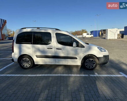 Белый Пежо Partner, объемом двигателя 1.6 л и пробегом 202 тыс. км за 8499 $, фото 3 на Automoto.ua
