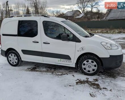 Білий Пежо Partner, об'ємом двигуна 0 л та пробігом 87 тис. км за 4999 $, фото 5 на Automoto.ua