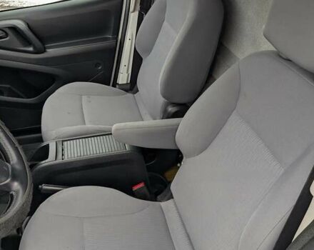Білий Пежо Partner, об'ємом двигуна 0 л та пробігом 87 тис. км за 4999 $, фото 19 на Automoto.ua