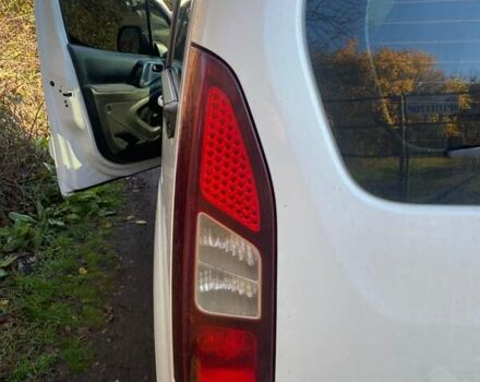 Белый Пежо Partner, объемом двигателя 1.56 л и пробегом 192 тыс. км за 8000 $, фото 1 на Automoto.ua