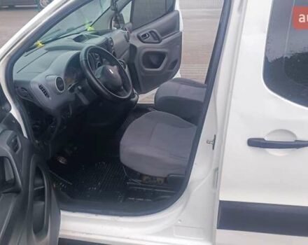 Белый Пежо Partner, объемом двигателя 1.56 л и пробегом 508 тыс. км за 8500 $, фото 1 на Automoto.ua