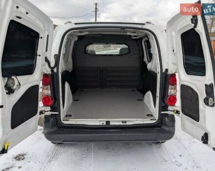 Білий Пежо Partner, об'ємом двигуна 0 л та пробігом 87 тис. км за 4999 $, фото 10 на Automoto.ua