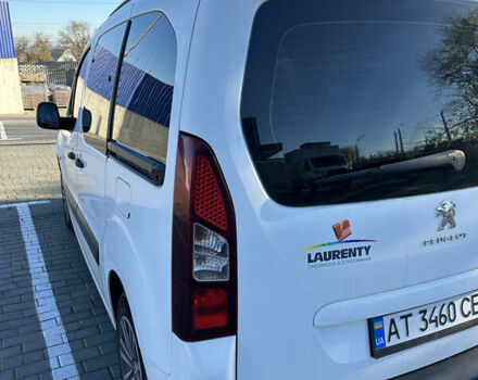 Белый Пежо Partner, объемом двигателя 1.6 л и пробегом 202 тыс. км за 8499 $, фото 5 на Automoto.ua
