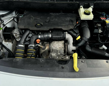 Белый Пежо Partner, объемом двигателя 1.56 л и пробегом 282 тыс. км за 6700 $, фото 10 на Automoto.ua