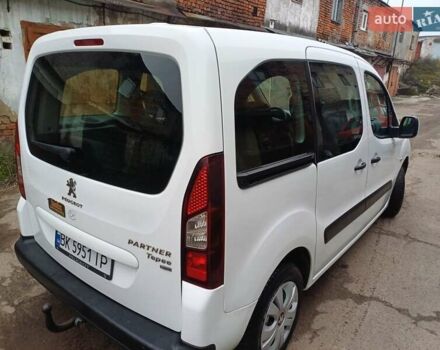 Белый Пежо Partner, объемом двигателя 1.56 л и пробегом 70 тыс. км за 7900 $, фото 4 на Automoto.ua