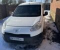 Белый Пежо Partner, объемом двигателя 1.6 л и пробегом 290 тыс. км за 5000 $, фото 1 на Automoto.ua